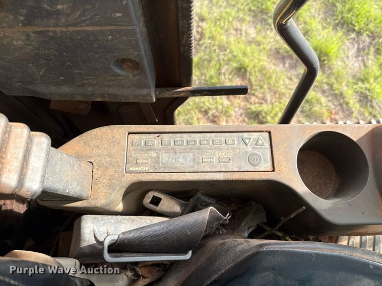 image for item EJ4501 2013 Komatsu PC210LC-10 excavator