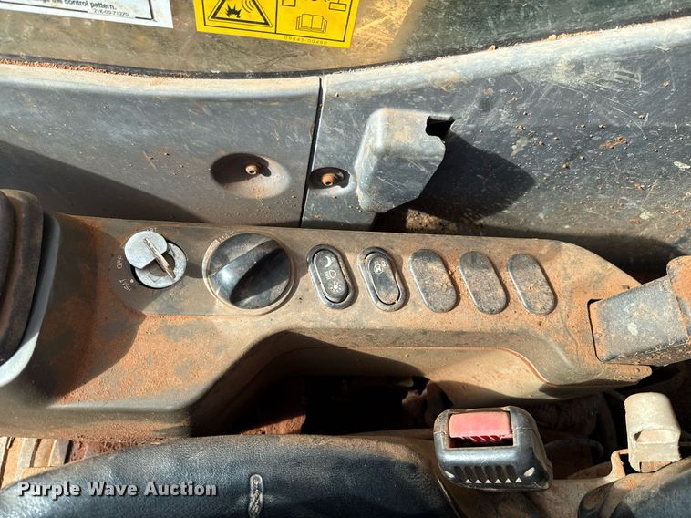 image for item EJ4501 2013 Komatsu PC210LC-10 excavator