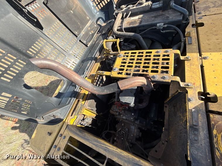 image for item EJ4501 2013 Komatsu PC210LC-10 excavator