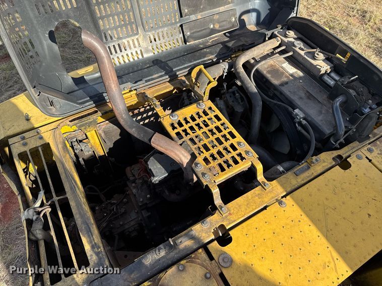 image for item EJ4501 2013 Komatsu PC210LC-10 excavator