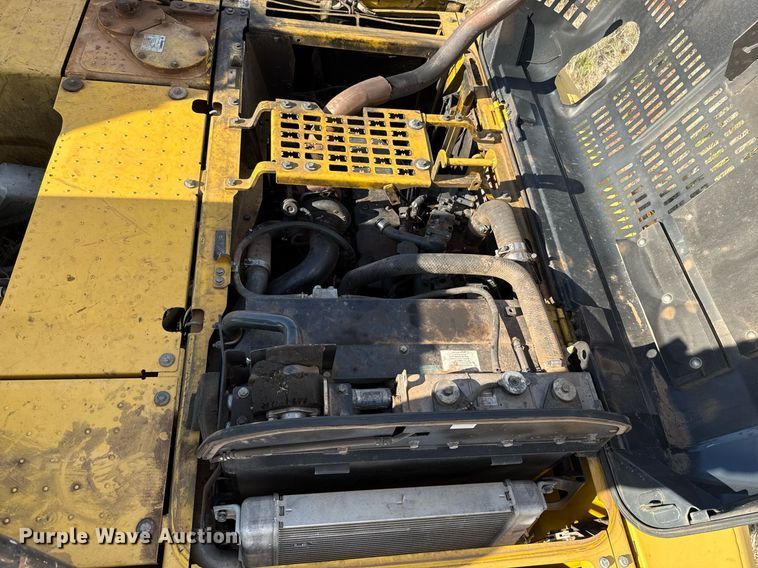 image for item EJ4501 2013 Komatsu PC210LC-10 excavator