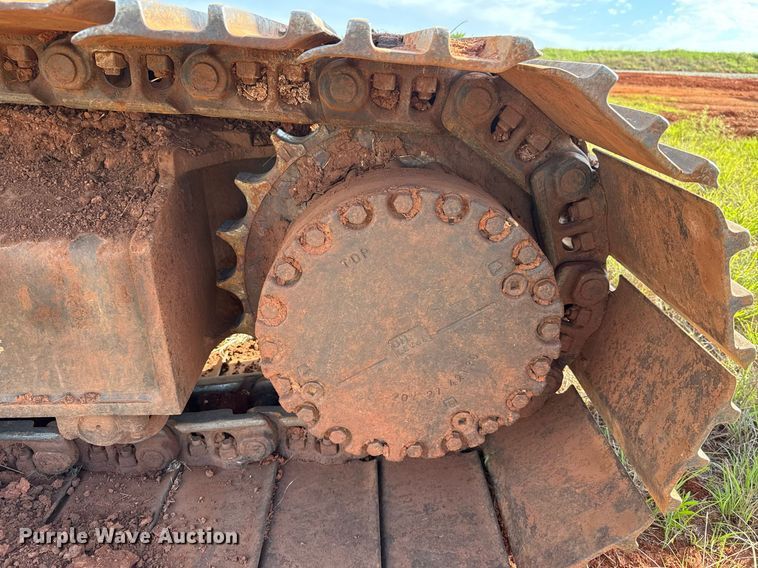 image for item EJ4501 2013 Komatsu PC210LC-10 excavator