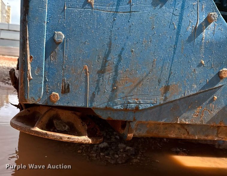 image for item EJ4626 2006 Genie GS-4390 scissor lift