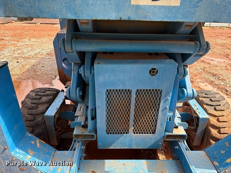 image for item EJ4626 2006 Genie GS-4390 scissor lift