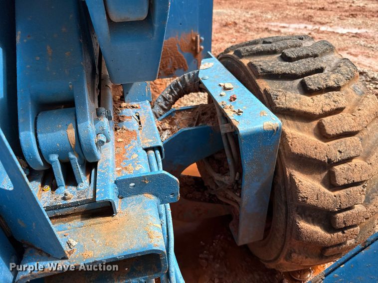 image for item EJ4626 2006 Genie GS-4390 scissor lift