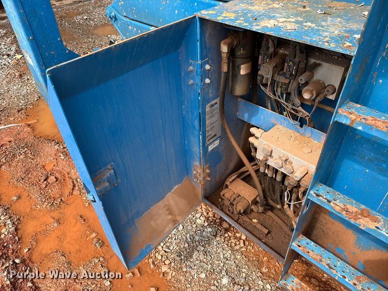 image for item EJ4626 2006 Genie GS-4390 scissor lift