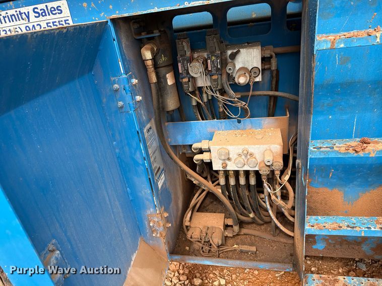 image for item EJ4626 2006 Genie GS-4390 scissor lift