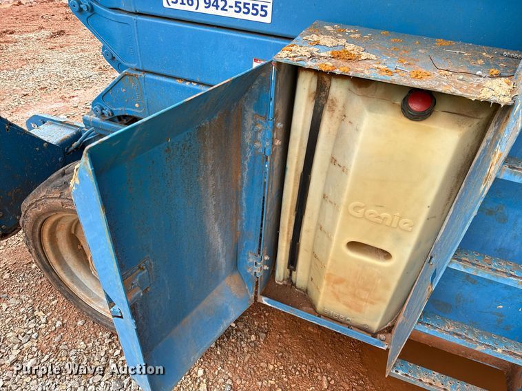 image for item EJ4626 2006 Genie GS-4390 scissor lift