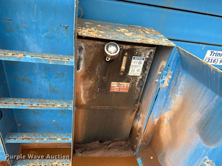 image for item EJ4626 2006 Genie GS-4390 scissor lift