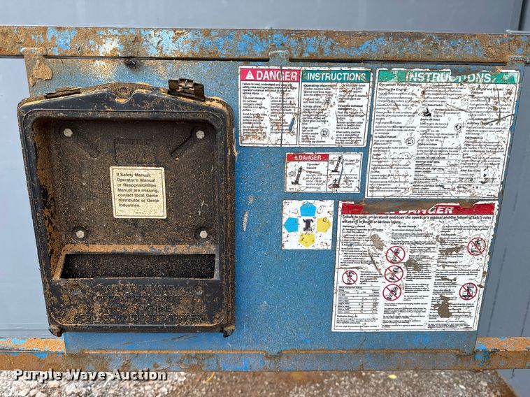 image for item EJ4626 2006 Genie GS-4390 scissor lift