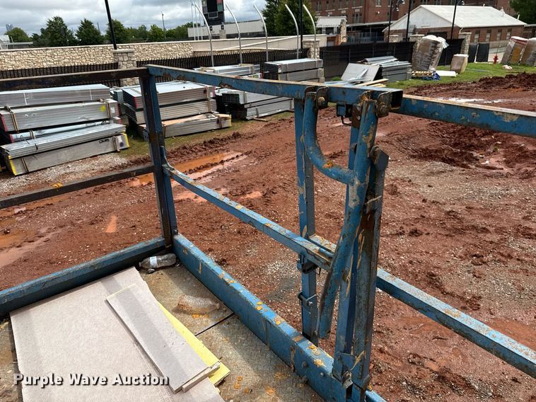 image for item EJ4626 2006 Genie GS-4390 scissor lift