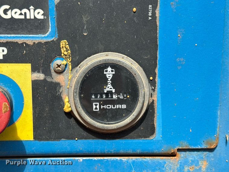 image for item EJ4626 2006 Genie GS-4390 scissor lift