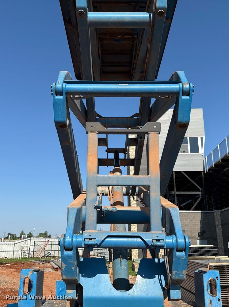 image for item EJ4626 2006 Genie GS-4390 scissor lift