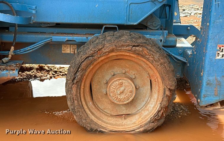 image for item EJ4626 2006 Genie GS-4390 scissor lift