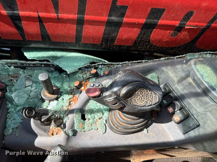 image for item EJ4647 2019 Manitou MLT625-75H telehandler