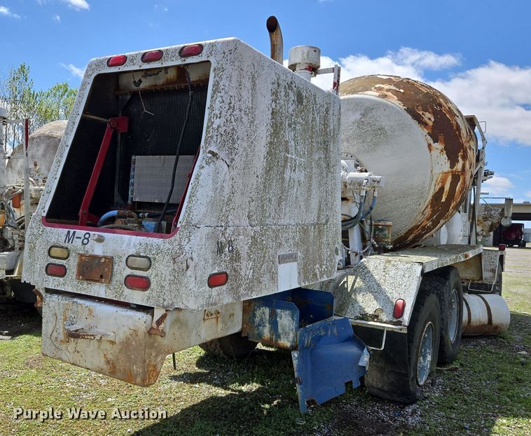 image for item EJ7492 1992 Advance CL9FAP6811 ready mix truck