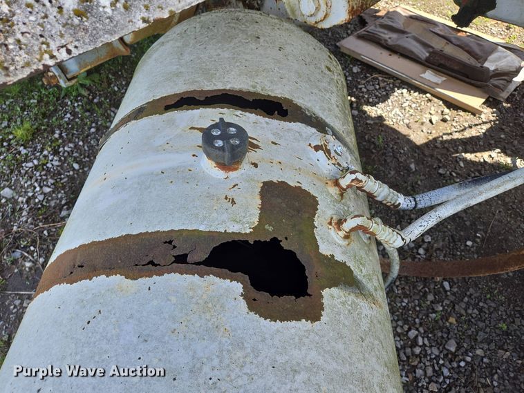 image for item EJ7492 1992 Advance CL9FAP6811 ready mix truck