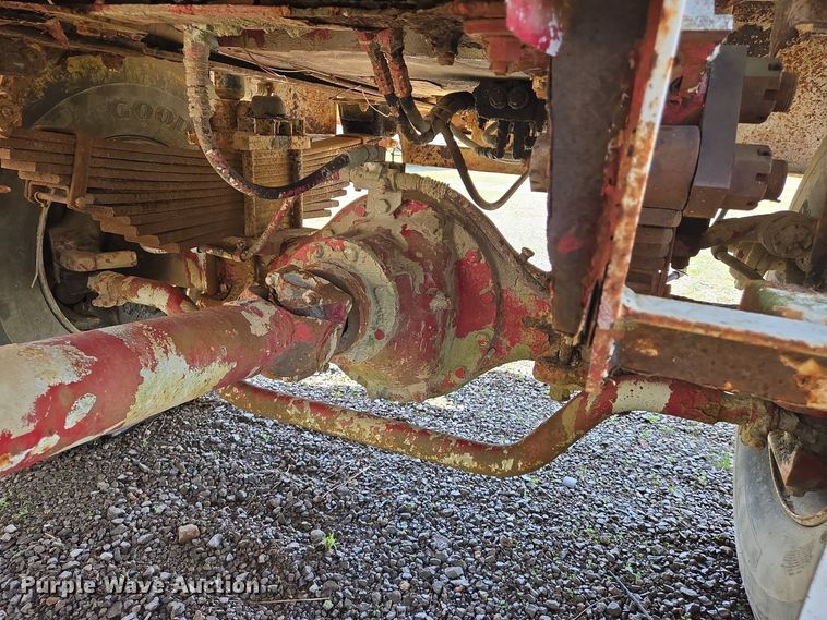 image for item EJ7492 1992 Advance CL9FAP6811 ready mix truck