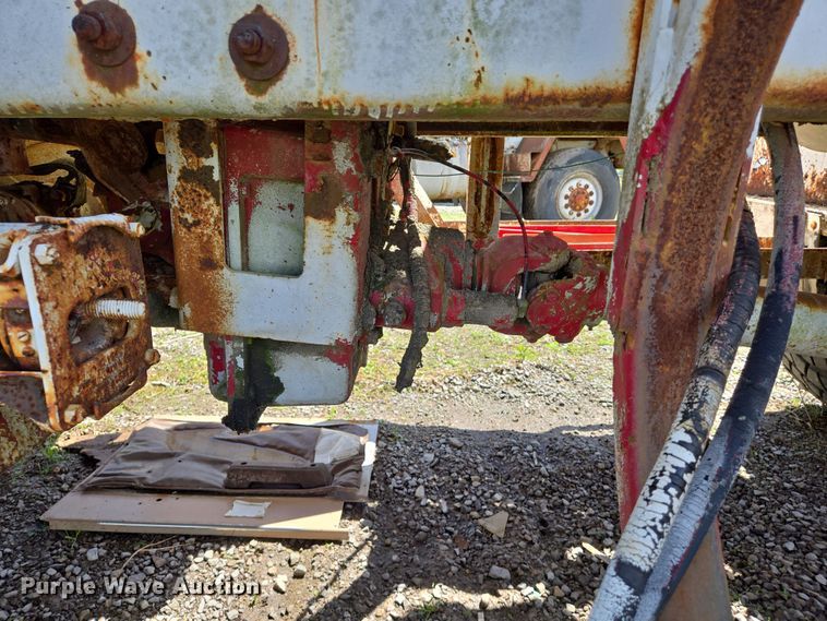 image for item EJ7492 1992 Advance CL9FAP6811 ready mix truck