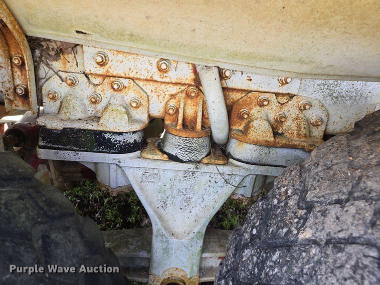 image for item EJ7492 1992 Advance CL9FAP6811 ready mix truck