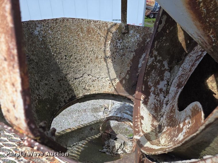 image for item EJ7492 1992 Advance CL9FAP6811 ready mix truck