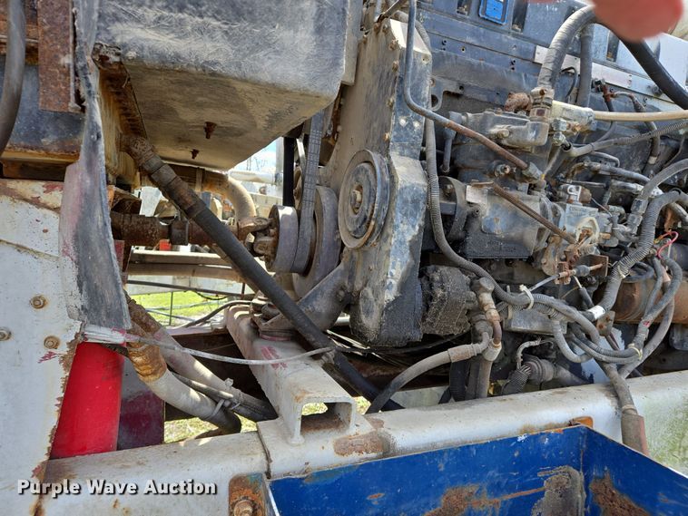 image for item EJ7492 1992 Advance CL9FAP6811 ready mix truck