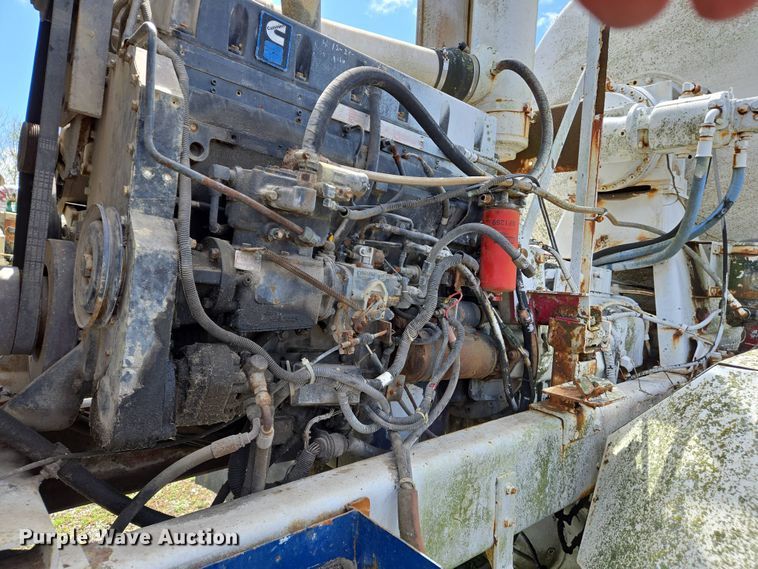 image for item EJ7492 1992 Advance CL9FAP6811 ready mix truck