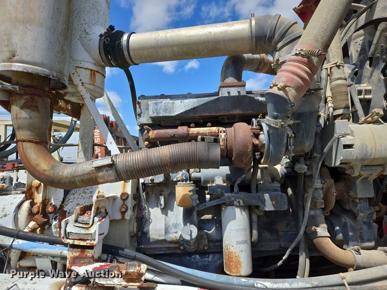 image for item EJ7492 1992 Advance CL9FAP6811 ready mix truck