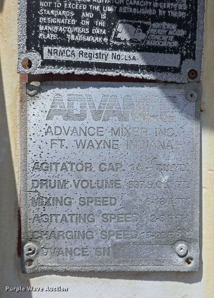 image for item EJ7492 1992 Advance CL9FAP6811 ready mix truck