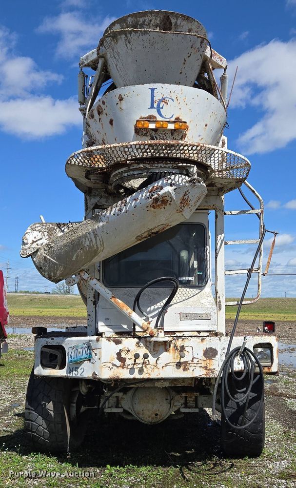 image for item EJ7493 1992 Advance ready mix truck