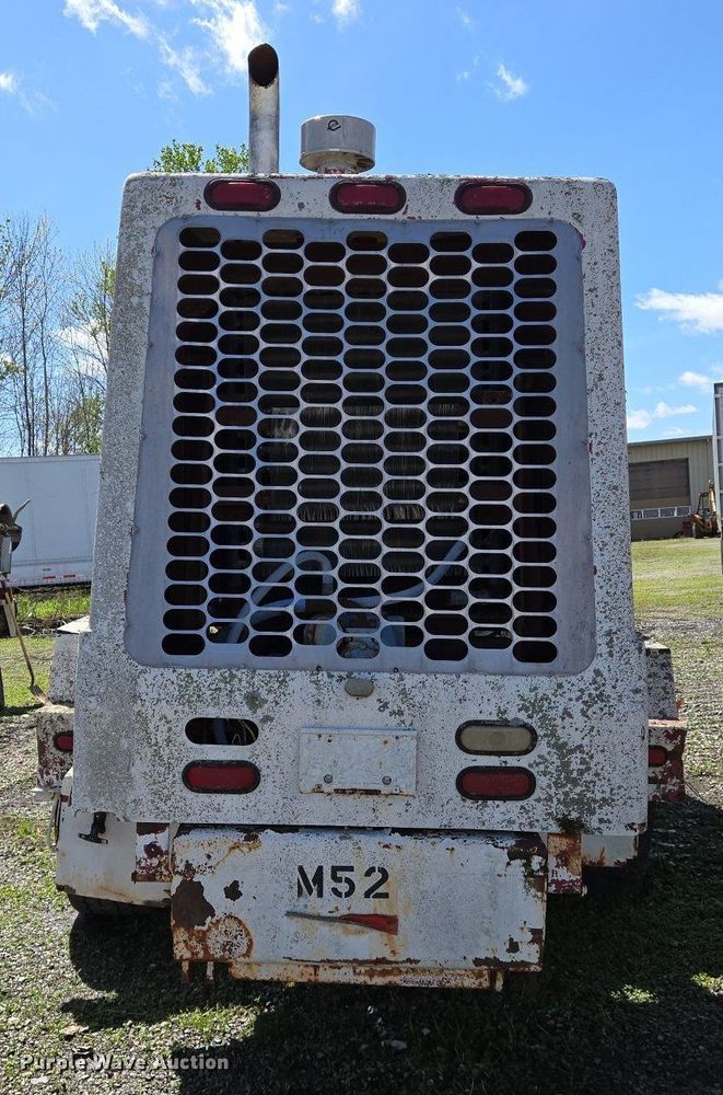 image for item EJ7493 1992 Advance ready mix truck