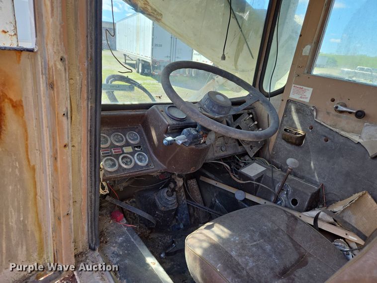 image for item EJ7493 1992 Advance ready mix truck