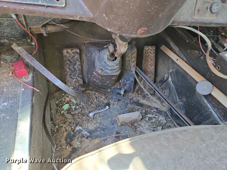 image for item EJ7493 1992 Advance ready mix truck