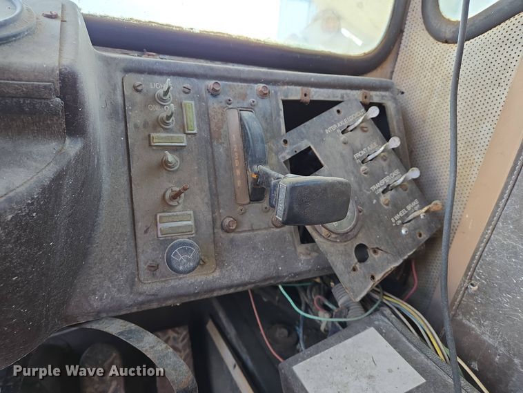 image for item EJ7493 1992 Advance ready mix truck