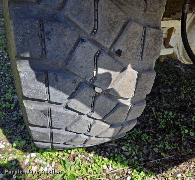 image for item EJ7493 1992 Advance ready mix truck