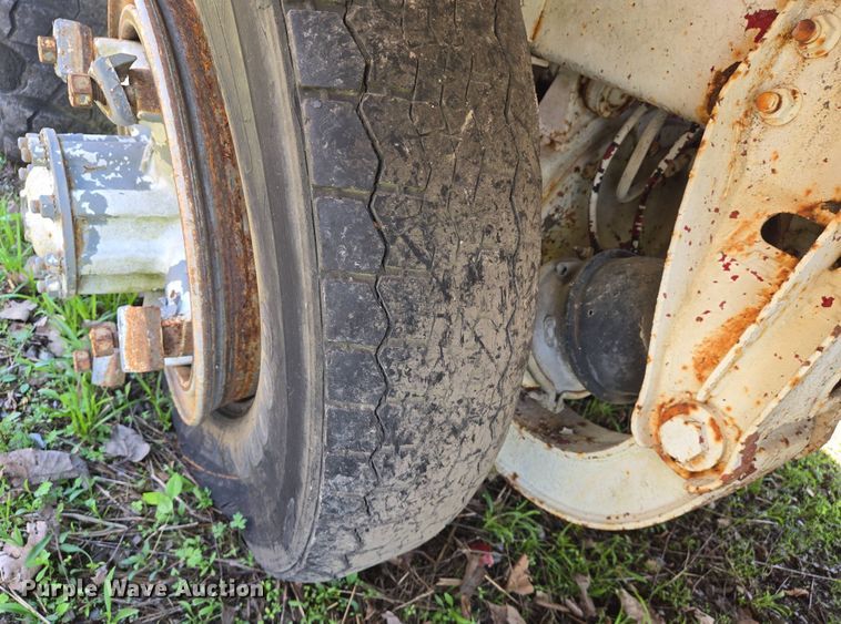 image for item EJ7493 1992 Advance ready mix truck