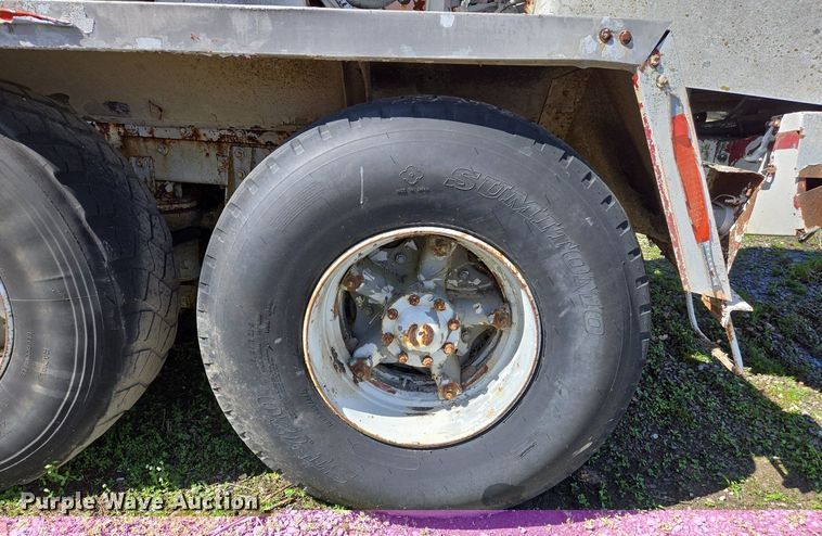 image for item EJ7493 1992 Advance ready mix truck