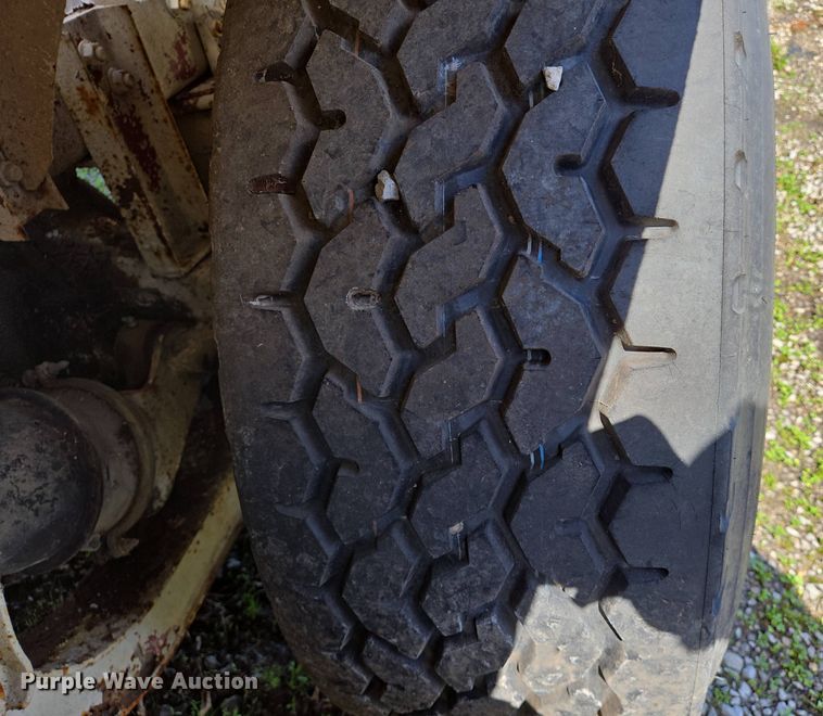 image for item EJ7493 1992 Advance ready mix truck