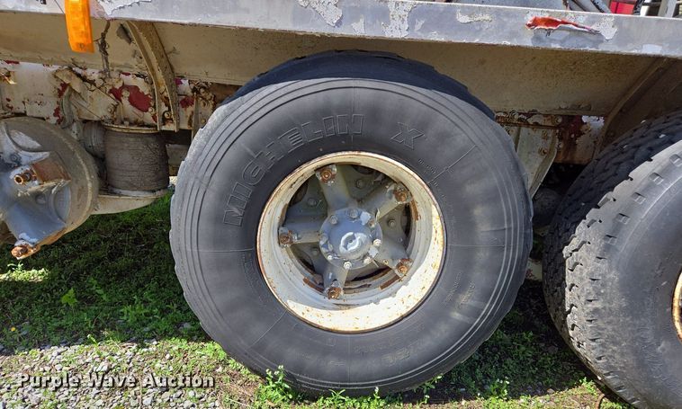 image for item EJ7493 1992 Advance ready mix truck