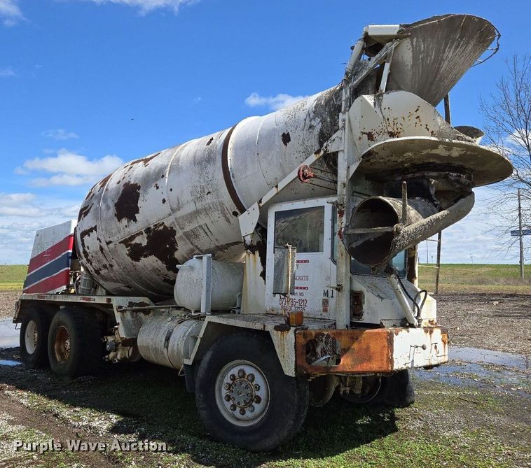 image for item EJ7494 1988 Advance ready mix truck