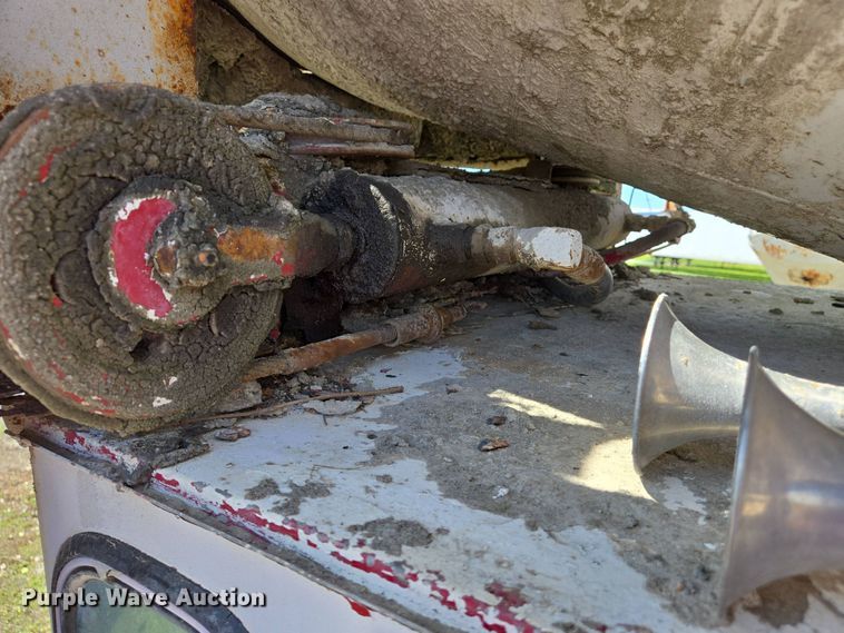 image for item EJ7494 1988 Advance ready mix truck