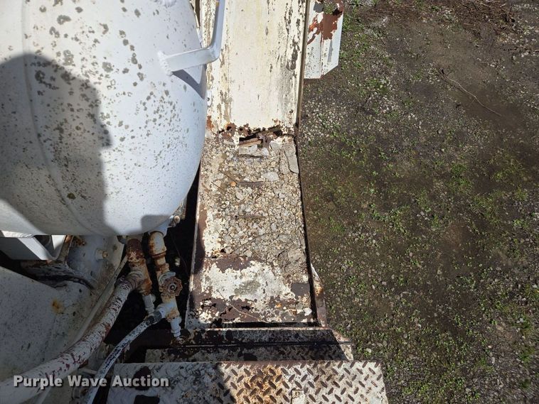 image for item EJ7494 1988 Advance ready mix truck