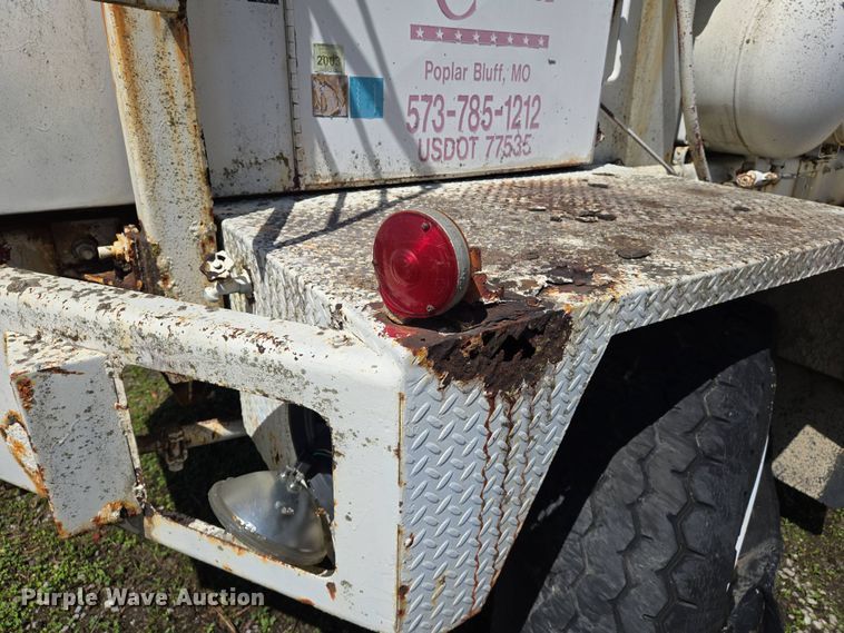 image for item EJ7494 1988 Advance ready mix truck