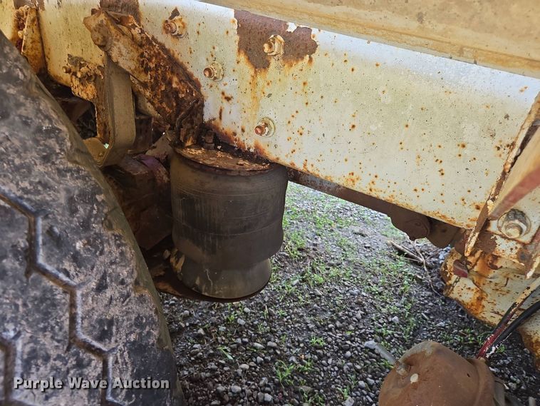 image for item EJ7494 1988 Advance ready mix truck