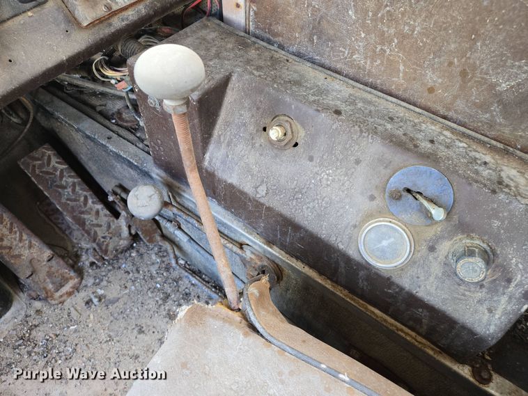 image for item EJ7494 1988 Advance ready mix truck