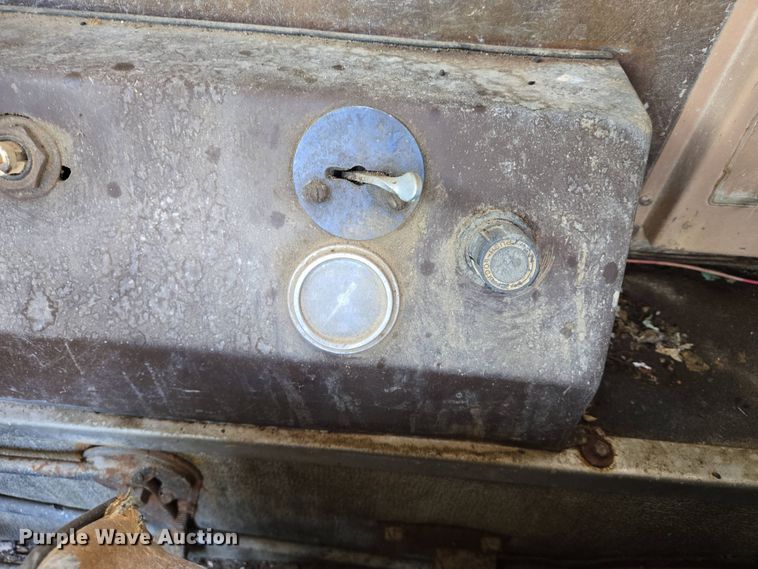 image for item EJ7494 1988 Advance ready mix truck