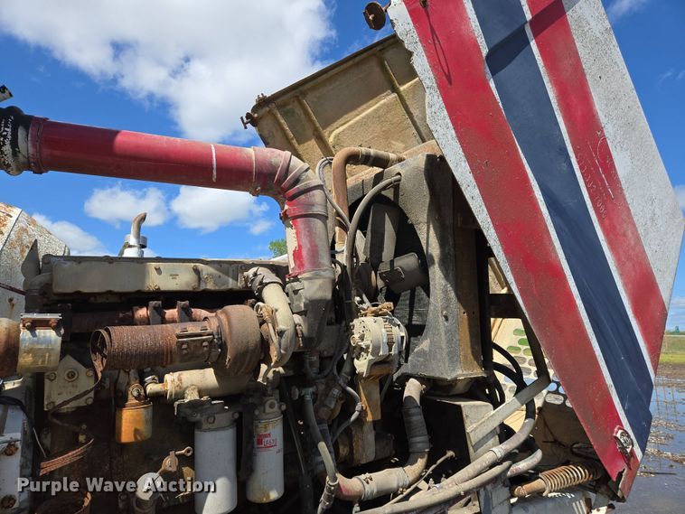 image for item EJ7494 1988 Advance ready mix truck