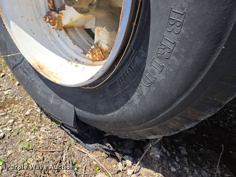 image for item EJ7494 1988 Advance ready mix truck