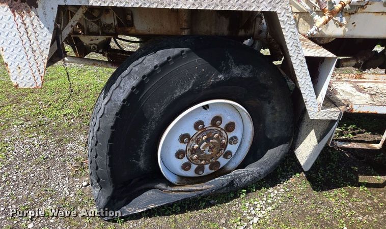 image for item EJ7494 1988 Advance ready mix truck