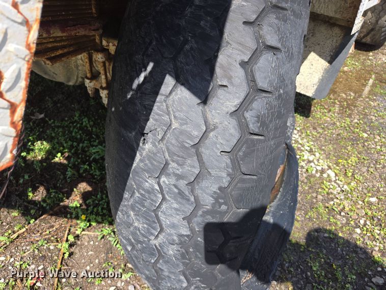 image for item EJ7494 1988 Advance ready mix truck